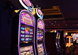 Cascading win sequence in Starlight Princess with multiplier display